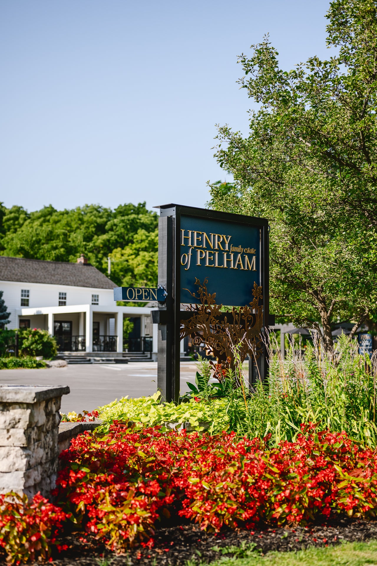 Henry of Pelham Helicopter Tours